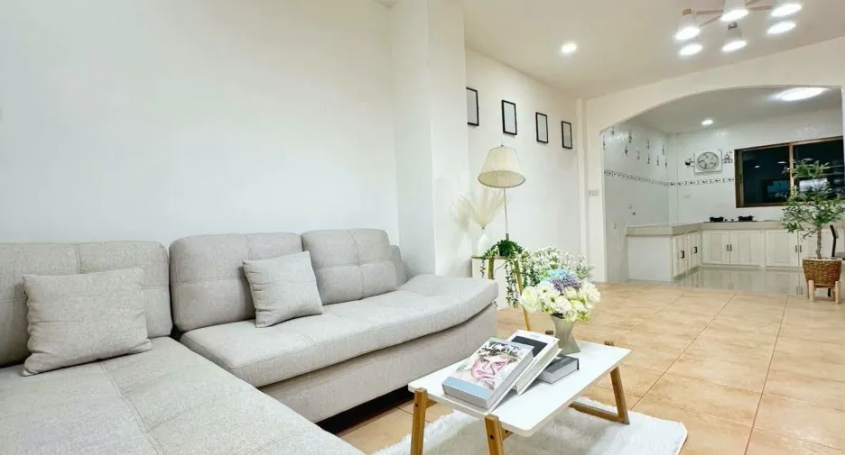 For sale 2 bedrooms townhouse in Jomtien, Pattaya