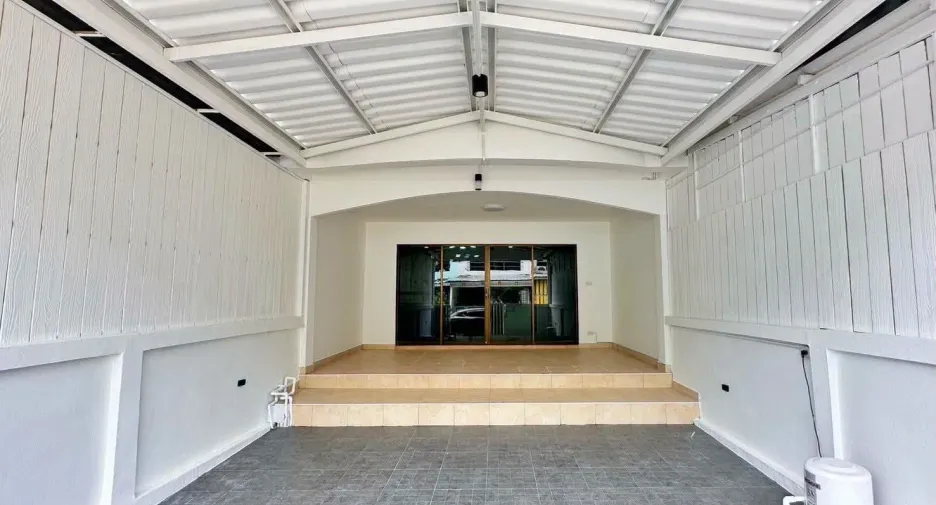 For sale 2 bedrooms townhouse in Jomtien, Pattaya