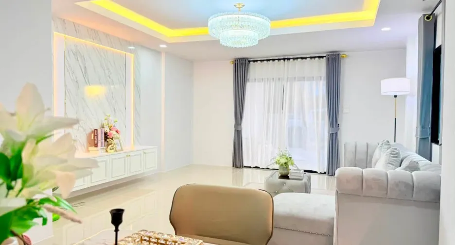 For sale 3 bedrooms townhouse in Bang Lamung, Chonburi