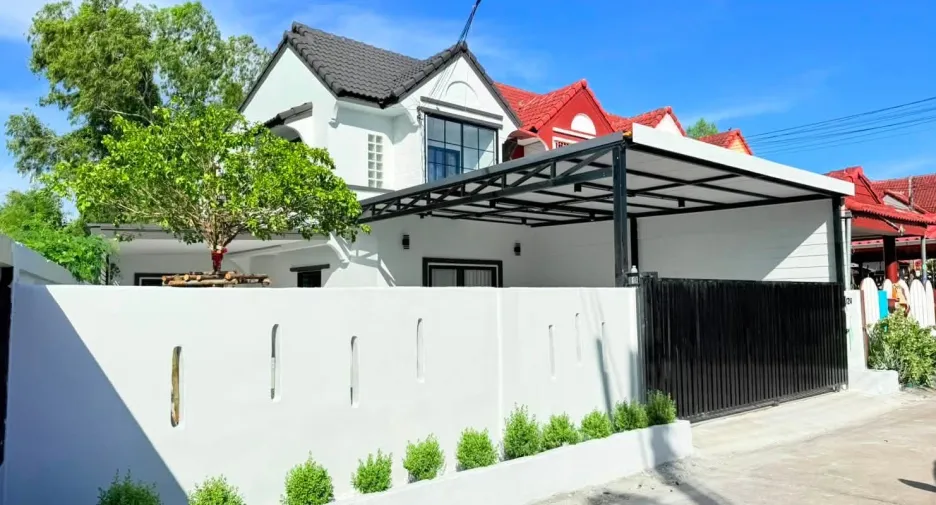 For sale 3 bedrooms townhouse in Bang Lamung, Chonburi