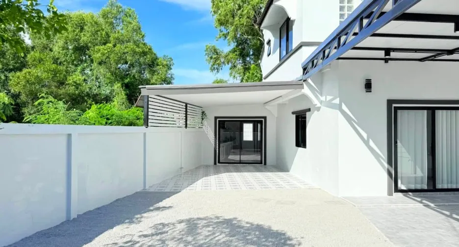For sale 3 bedrooms townhouse in Bang Lamung, Chonburi