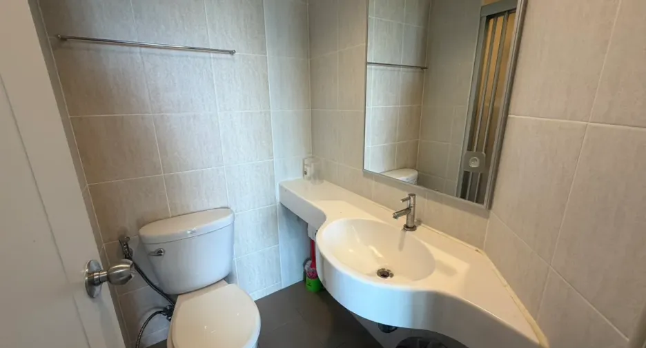 For rent 1 bed condo in Bang Lamung, Chonburi
