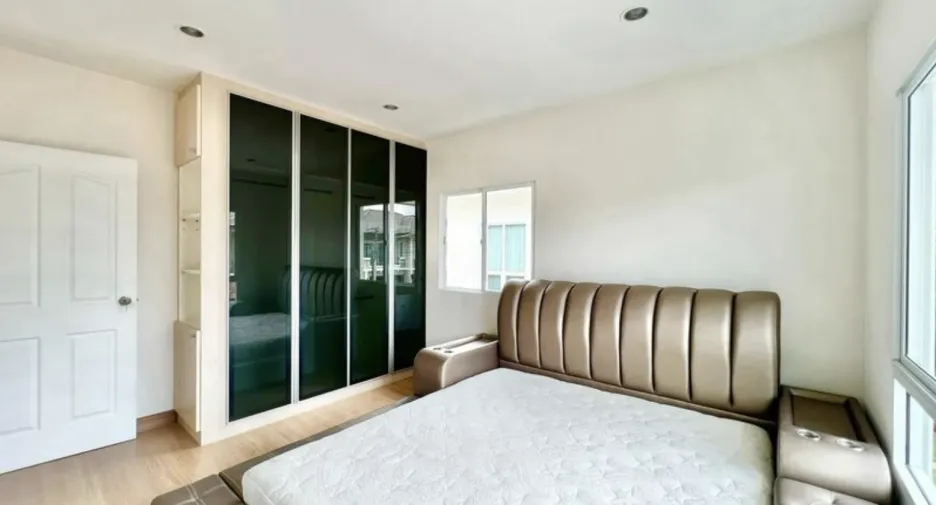 For sale 3 ベッドルーム house in Krathum Baen, Samut Sakhon