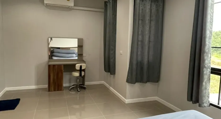 For rent 3 bedrooms townhouse in Ban Chang, Rayong