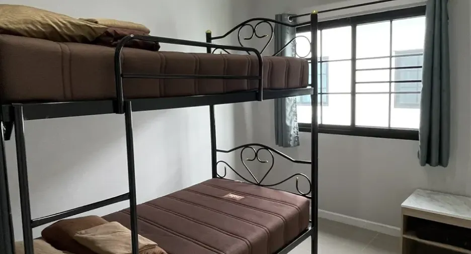 For rent 3 bedrooms townhouse in Ban Chang, Rayong