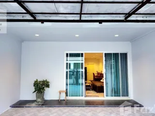 For rent 3 bedrooms townhouse in Mueang Chiang Rai, Chiang Rai