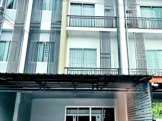 For rent 3 bedrooms townhouse in Mueang Chiang Rai, Chiang Rai