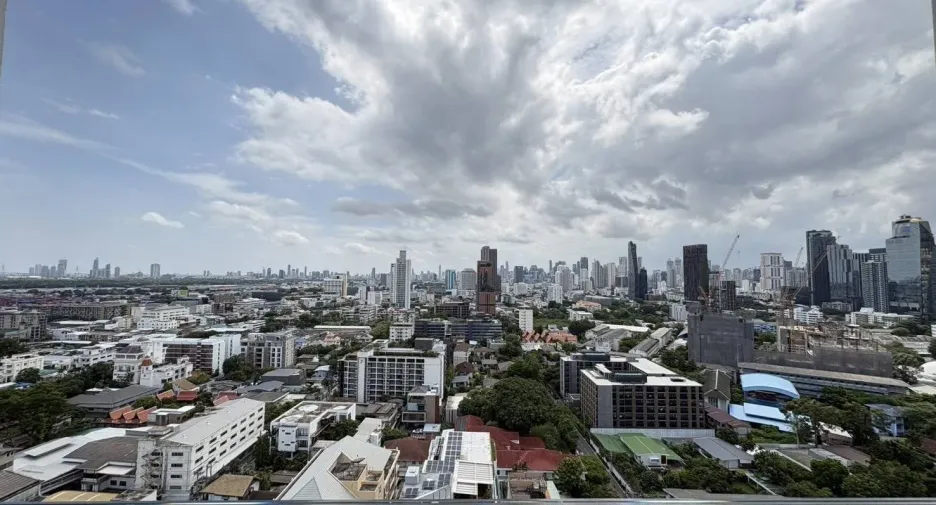 For rent 2 bedrooms condo in Khlong Toei, Bangkok