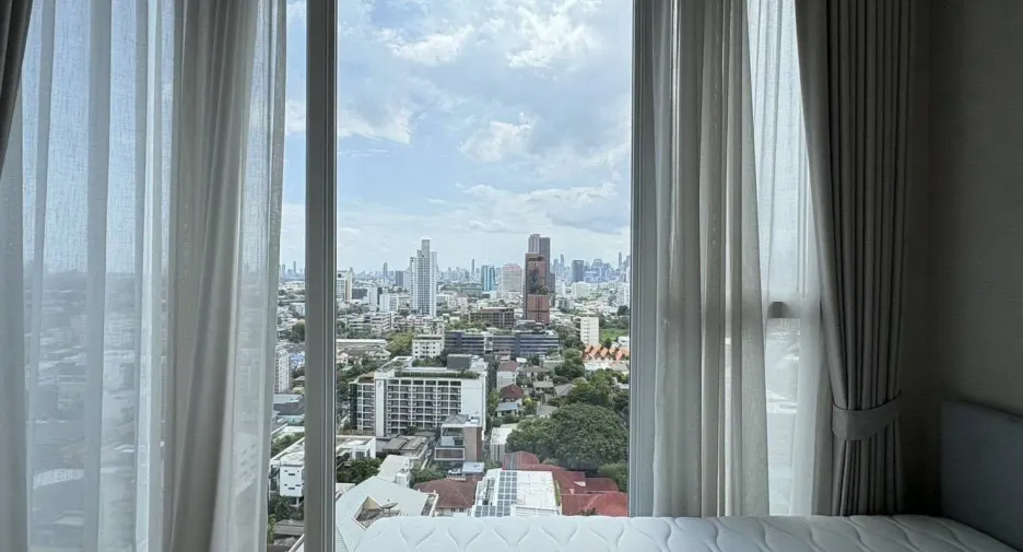 For rent 2 bedrooms condo in Khlong Toei, Bangkok
