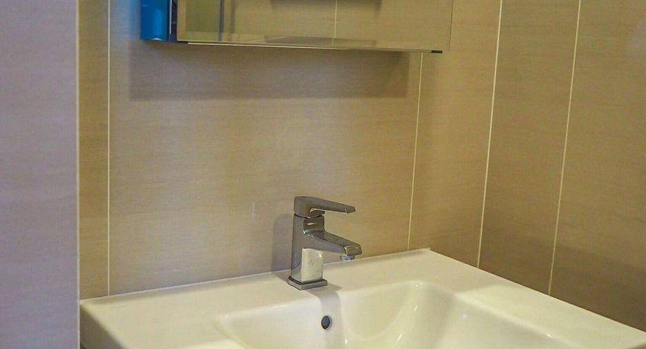 For rent studio condo in Khlong Toei, Bangkok