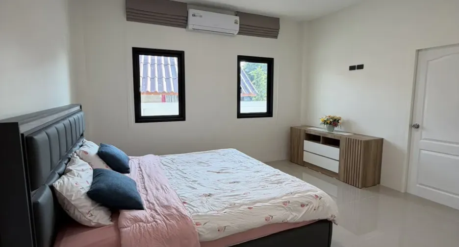 For sale 4 bedrooms house in Hua Hin, Prachuap Khiri Khan