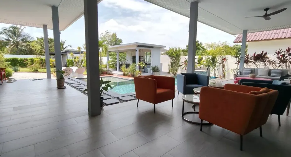 For sale 4 bedrooms villa in Hua Hin, Prachuap Khiri Khan