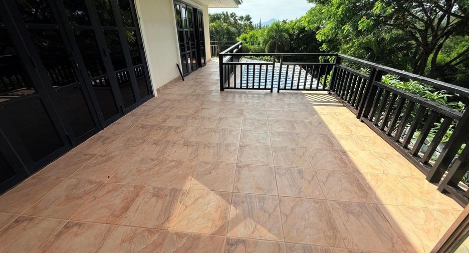 For rent 3 bedrooms villa in Hua Hin, Prachuap Khiri Khan