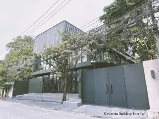 Oficina en venta y en alquiler de 4 habitaciones en Chatuchak, Bangkok