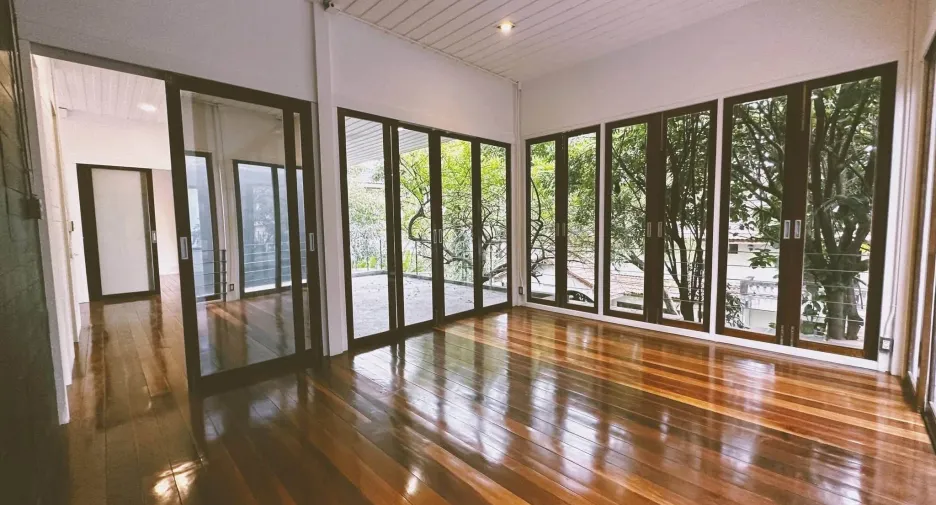 Oficina en venta y en alquiler de 4 habitaciones en Chatuchak, Bangkok