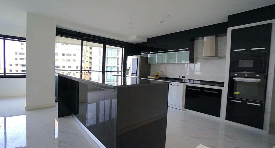 À vendre et à louer 3 chambres condo à Watthana, Bangkok