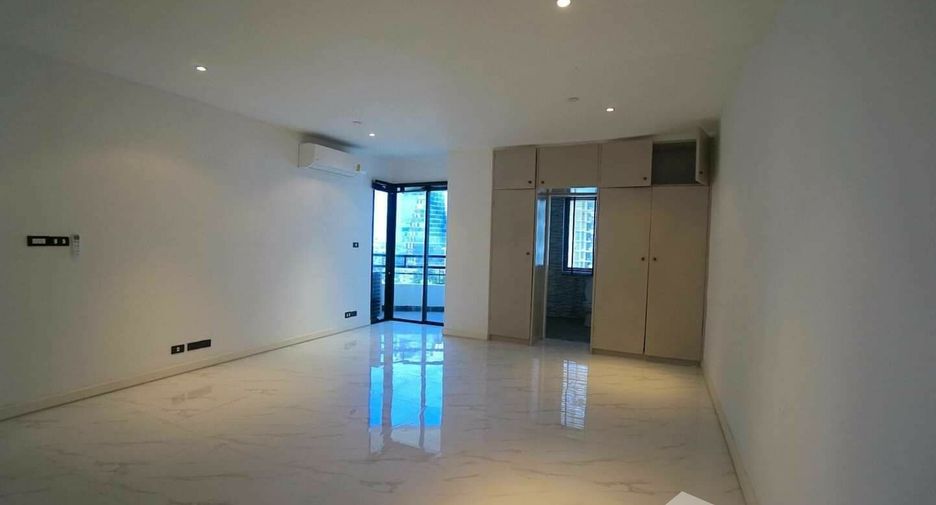 À vendre et à louer 3 chambres condo à Watthana, Bangkok