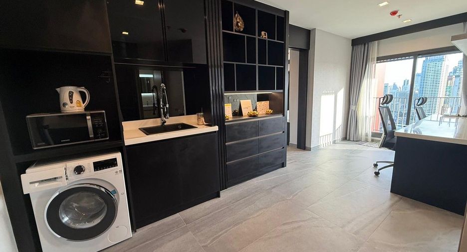 For sale 2 bedrooms condo in Huai Khwang, Bangkok