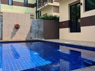 Villa en alquiler y en venta de 4 habitaciones en Mae Rim, Chiang Mai