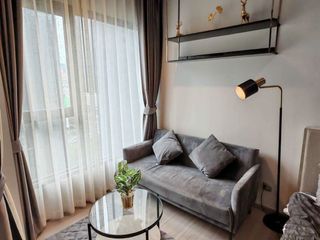 À louer studio condo à Huai Khwang, Bangkok