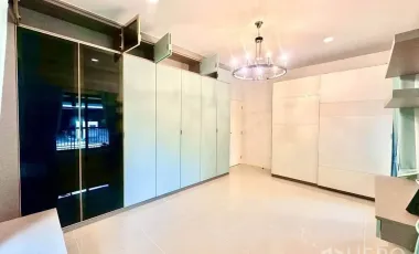 For rent 4 bedrooms house in Bang Kapi, Bangkok
