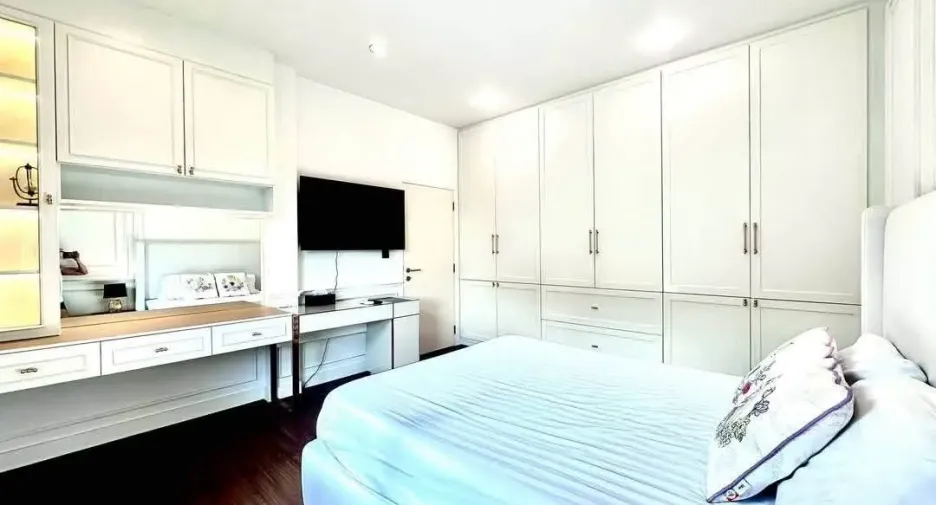For rent 4 bedrooms house in Bang Kapi, Bangkok