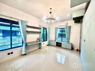 For rent 4 ベッドルーム house in Bang Kapi, Bangkok