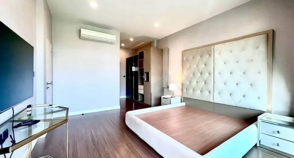 For rent 4 bedrooms house in Bang Kapi, Bangkok