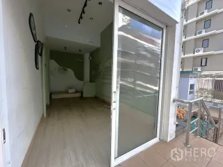 For rent retail Space in Khlong Toei, Bangkok