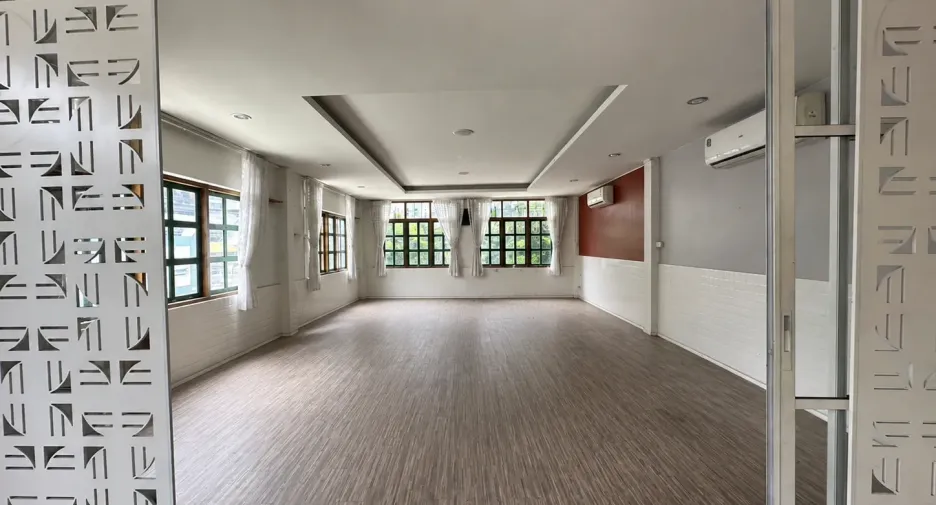 Gewerbefläche zur Miete in Sathon, Bangkok