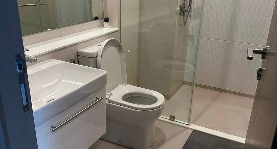 For rent 1 bed condo in Huai Khwang, Bangkok