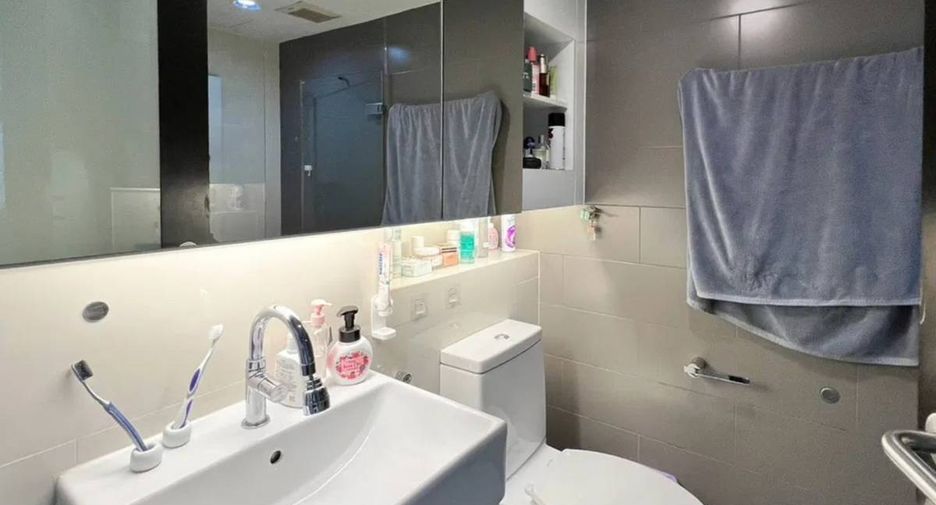 For sale 1 bed condo in Khlong Toei, Bangkok