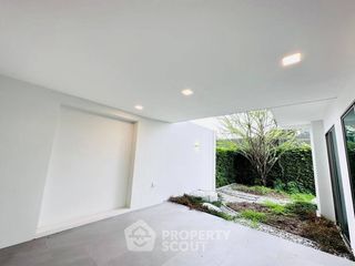 For rent and for sale 3 bedrooms house in Saphan Sung, Bangkok