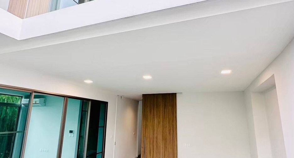 For rent and for sale 3 bedrooms house in Saphan Sung, Bangkok