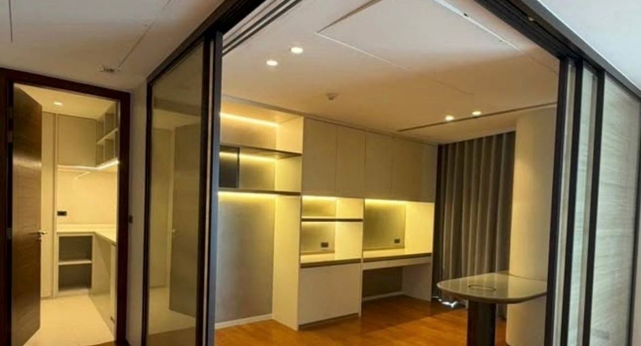 For rent and for sale 3 bedrooms condo in Watthana, Bangkok