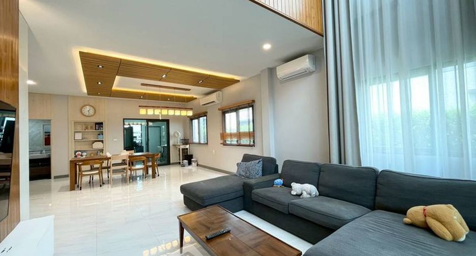 Haus zur Miete mit 4 Zimmer in Prawet, Bangkok