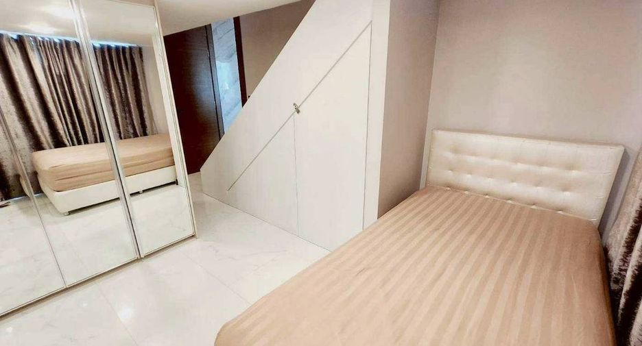 For rent 4 bedrooms condo in Watthana, Bangkok
