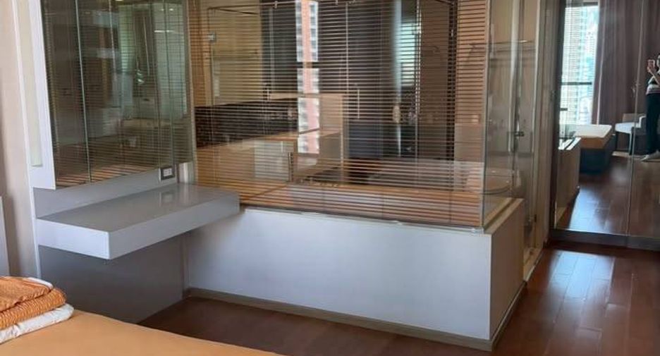 For rent 1 bed condo in Sathon, Bangkok