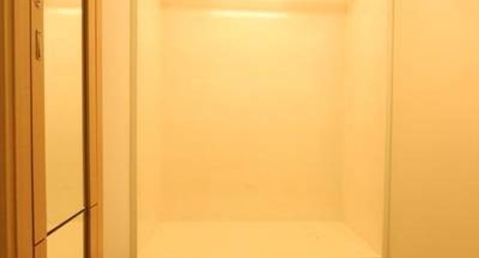 For rent 2 bedrooms condo in Pathum Wan, Bangkok