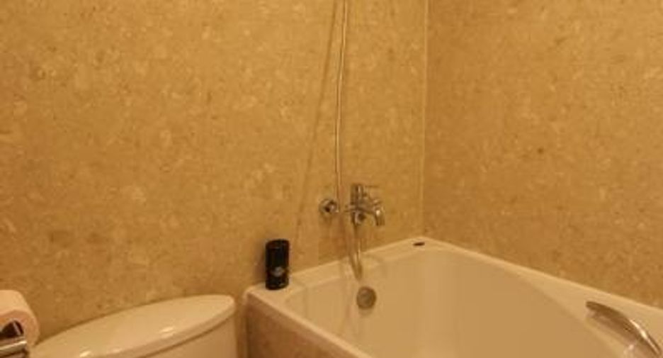 For rent 2 bedrooms condo in Pathum Wan, Bangkok