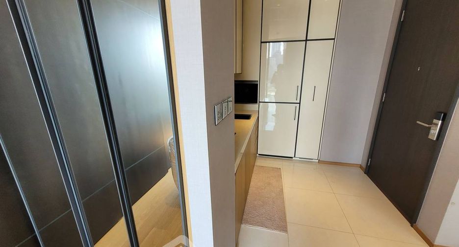 For rent 1 bed condo in Khlong Toei, Bangkok