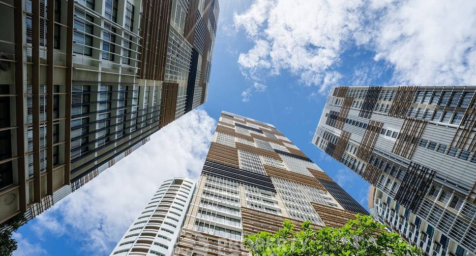For rent 2 bedrooms condo in Khlong Toei, Bangkok
