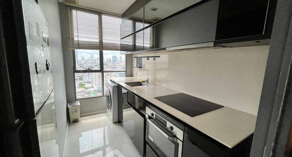 For rent 2 bedrooms condo in Sathon, Bangkok