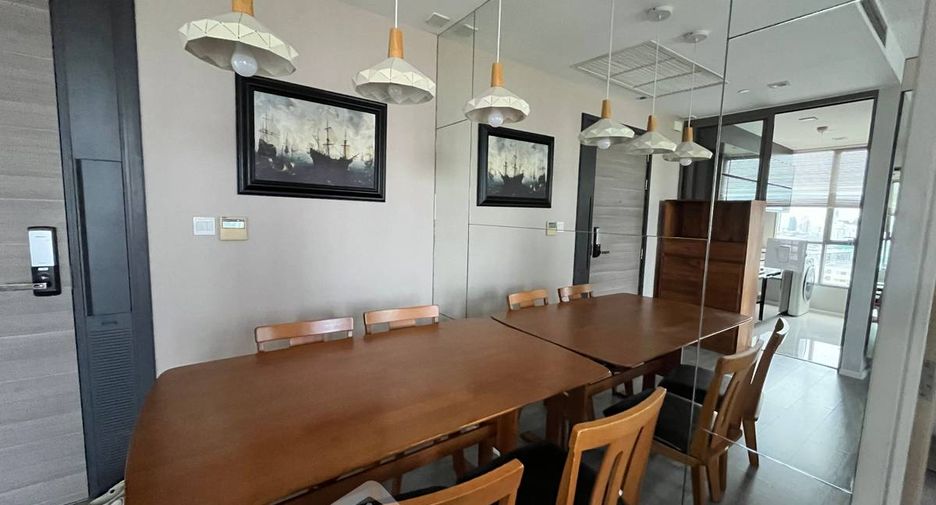 For rent 2 bedrooms condo in Sathon, Bangkok