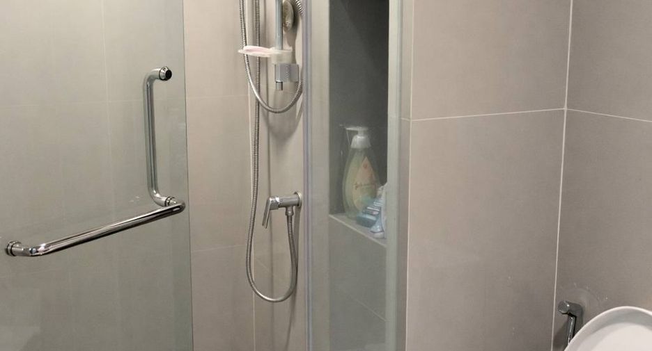 Condo en alquiler de 2 habitaciones en Bang Phlat, Bangkok