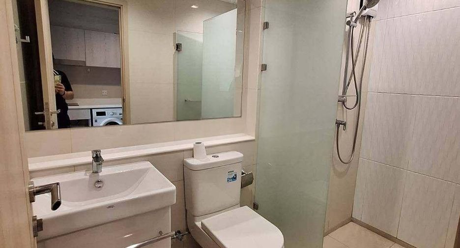 For rent 1 bed condo in Pathum Wan, Bangkok