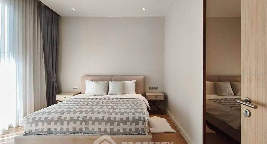 For rent 2 bedrooms condo in Khlong San, Bangkok