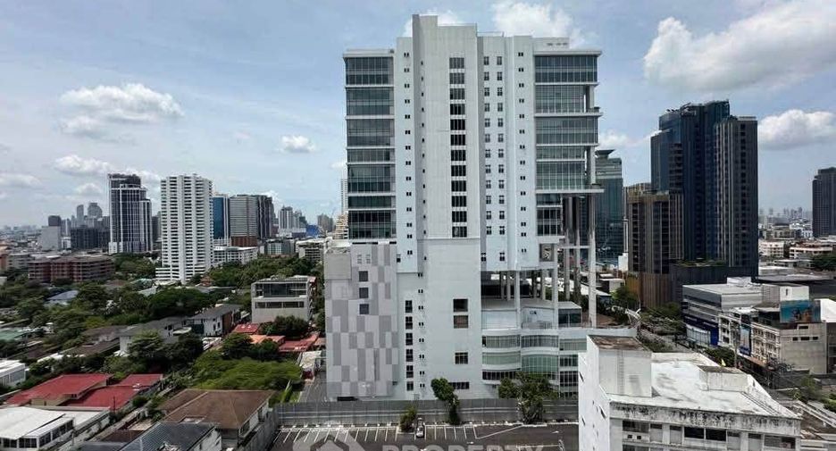 For rent 1 bed condo in Watthana, Bangkok