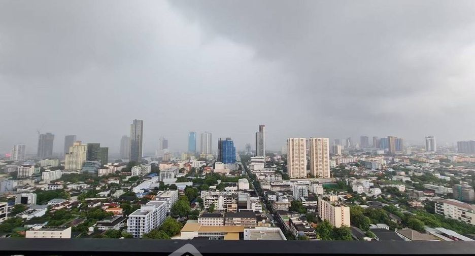 For sale 1 bed condo in Watthana, Bangkok