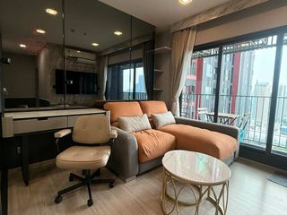 À vendre 2 chambres condo à Huai Khwang, Bangkok
